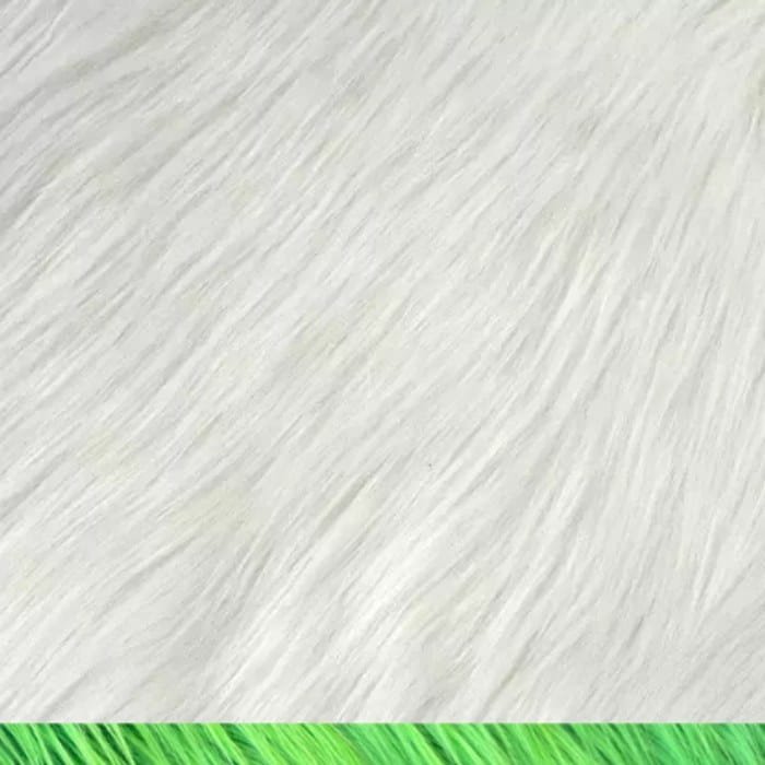 Muestra de tela peluche color blanco puro, textura de pelo.