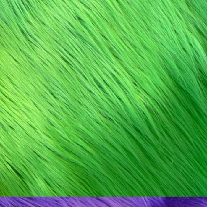 Muestra de tela peluche color verde brillante, textura de pelo.